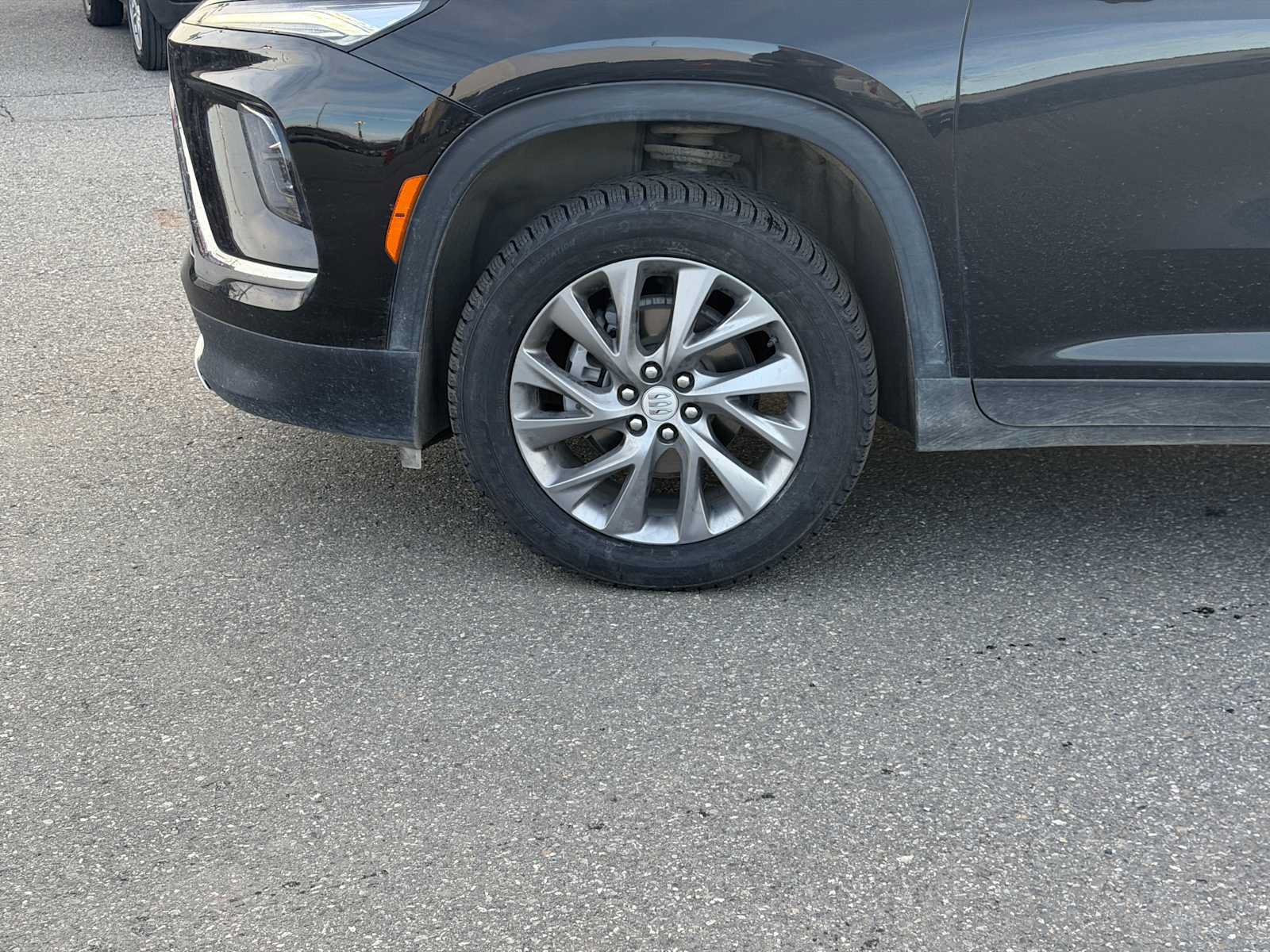 Certified 2025 Buick Enclave Preferred AWD/4WD image 3
