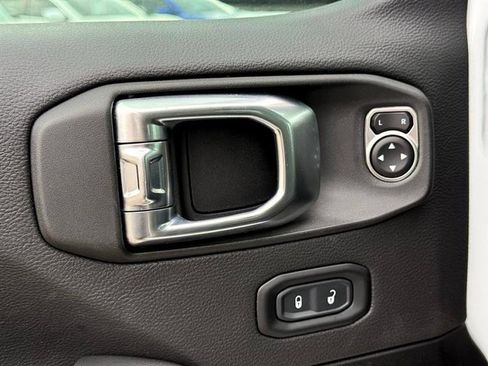 Used 2023 Jeep Gladiator Mojave w/ Trailer Tow Package image 14