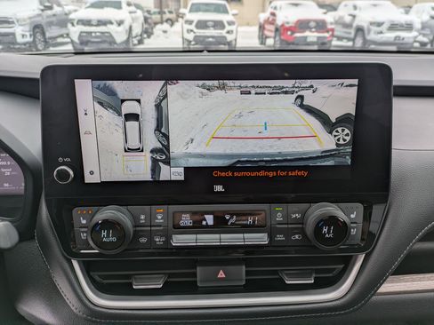 Used 2024 Toyota Grand Highlander Platinum image 12