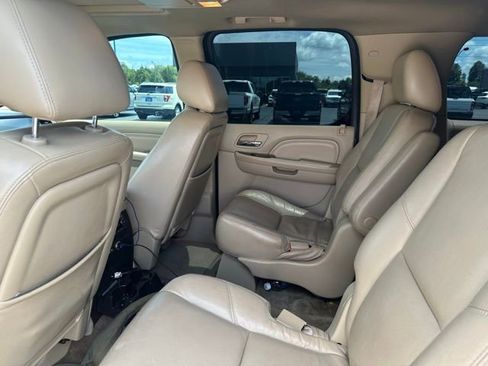 Used 2011 Cadillac Escalade ESV Luxury AWD/4WD image 8
