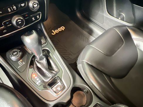 Used 2020 Jeep Cherokee Latitude Plus image 26