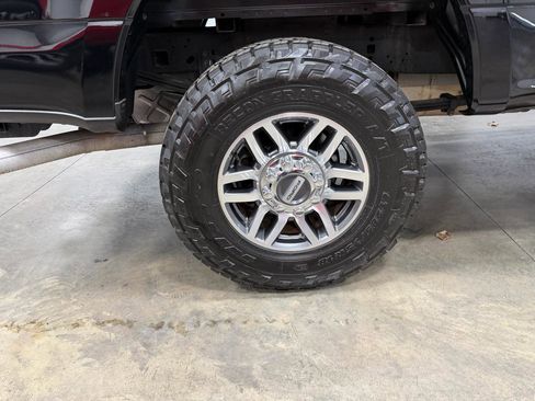 Used 2017 Ford F250 Lariat w/ Lariat Value Package image 6