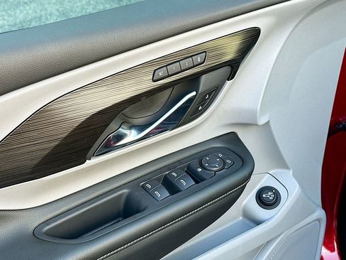 New 2024 GMC Terrain SLT w/ Tech Package FWD image 21