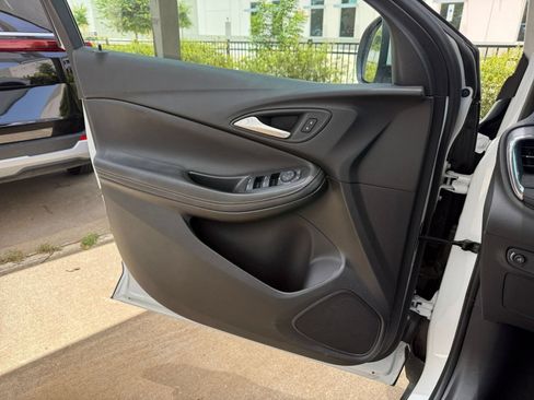 Used 2025 Buick Encore GX Preferred FWD image 18