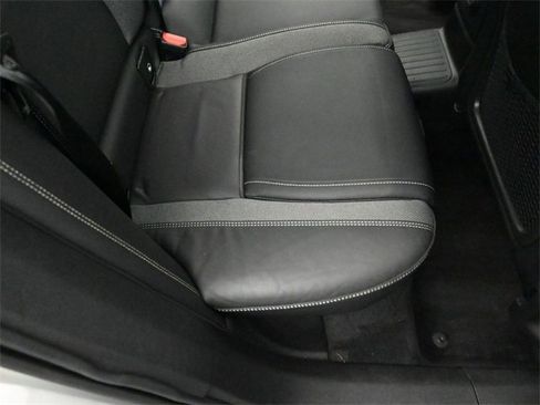 Used 2022 Volvo XC60 T8 R-Design w/ Advanced Package image 28