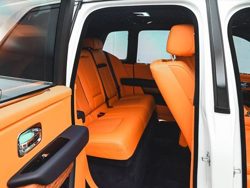 Used 2024 Rolls-Royce Cullinan AWD/4WD image 30