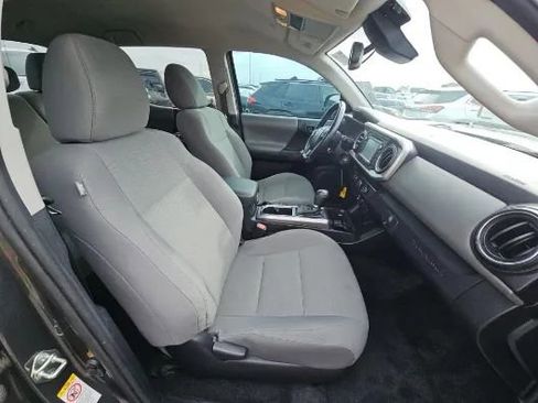 Used 2019 Toyota Tacoma SR5 image 10