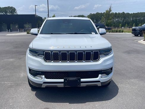 Used 2022 Jeep Wagoneer Series II AWD/4WD image 2