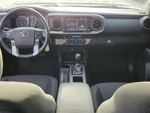 Used 2021 Toyota Tacoma SR5 w/ Trail Edition image 17