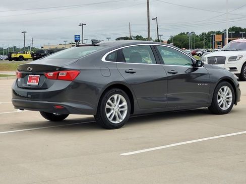 Used 2018 Chevrolet Malibu LT FWD image 5