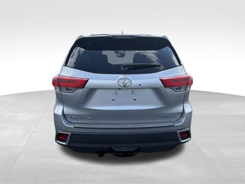 Used 2018 Toyota Highlander Limited AWD/4WD image 17