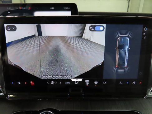 Used 2025 Ford Expedition Platinum w/ Platinum Ultimate Package image 19