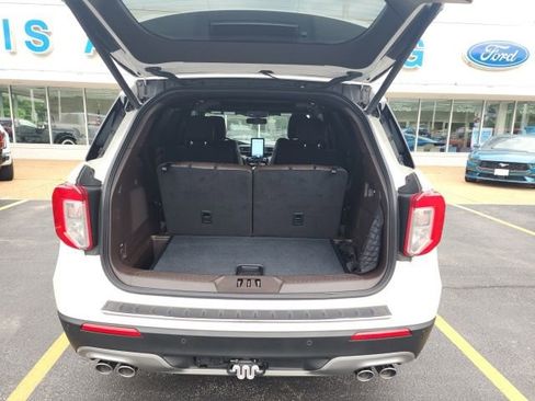 Used 2023 Ford Explorer King Ranch w/ Technology Package AWD/4WD image 6