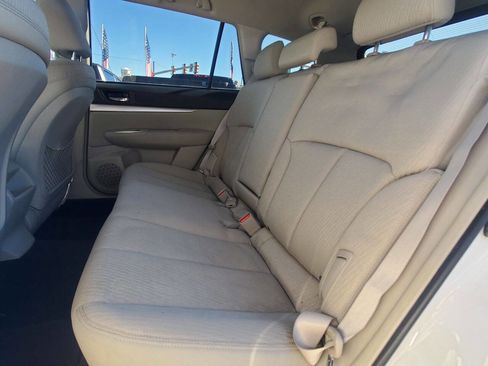 Used 2011 Subaru Outback 2.5i Premium image 4