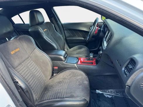 Used 2018 Dodge Charger R/T RWD image 10