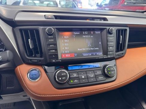 Used 2018 Toyota RAV4 Limited w/ Advanced Technology Package AWD/4WD image 18