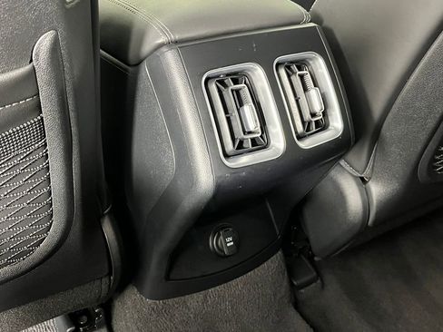 Used 2025 Kia Sorento EX AWD/4WD image 28