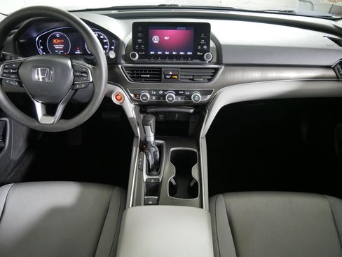 Used 2019 Honda Accord LX image 10