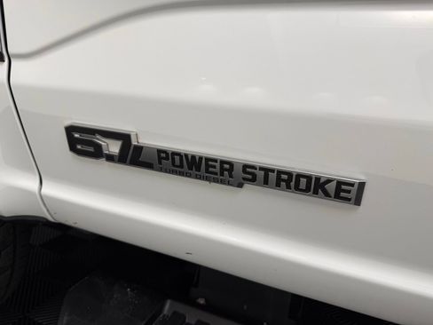 Used 2025 Ford F250 XLT image 11