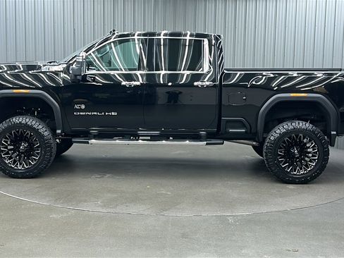 Used 2025 GMC Sierra 3500 Denali w/ Denali Reserve Package image 2