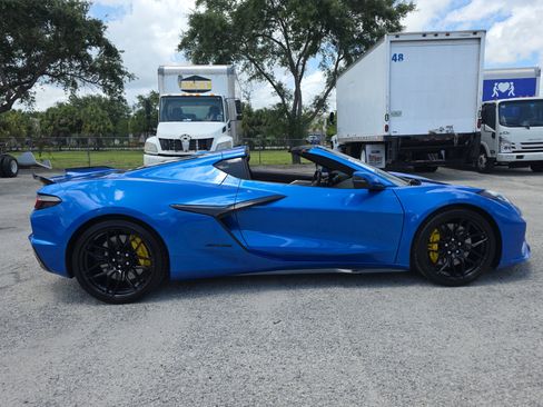 Used 2025 Chevrolet Corvette Z06 RWD image 8