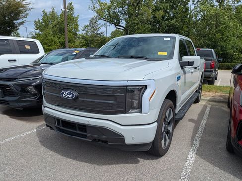 Used 2024 Ford F150 Lightning Platinum AWD/4WD image 3