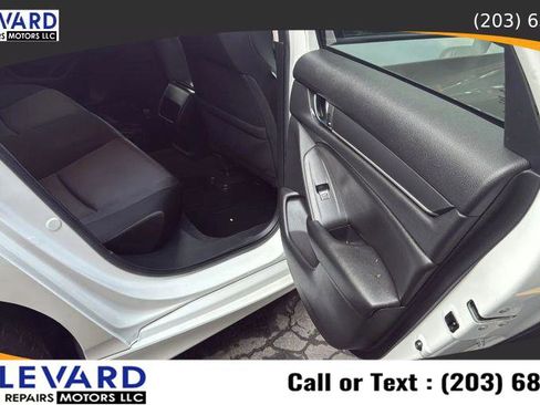 Used 2019 Honda Accord LX image 29
