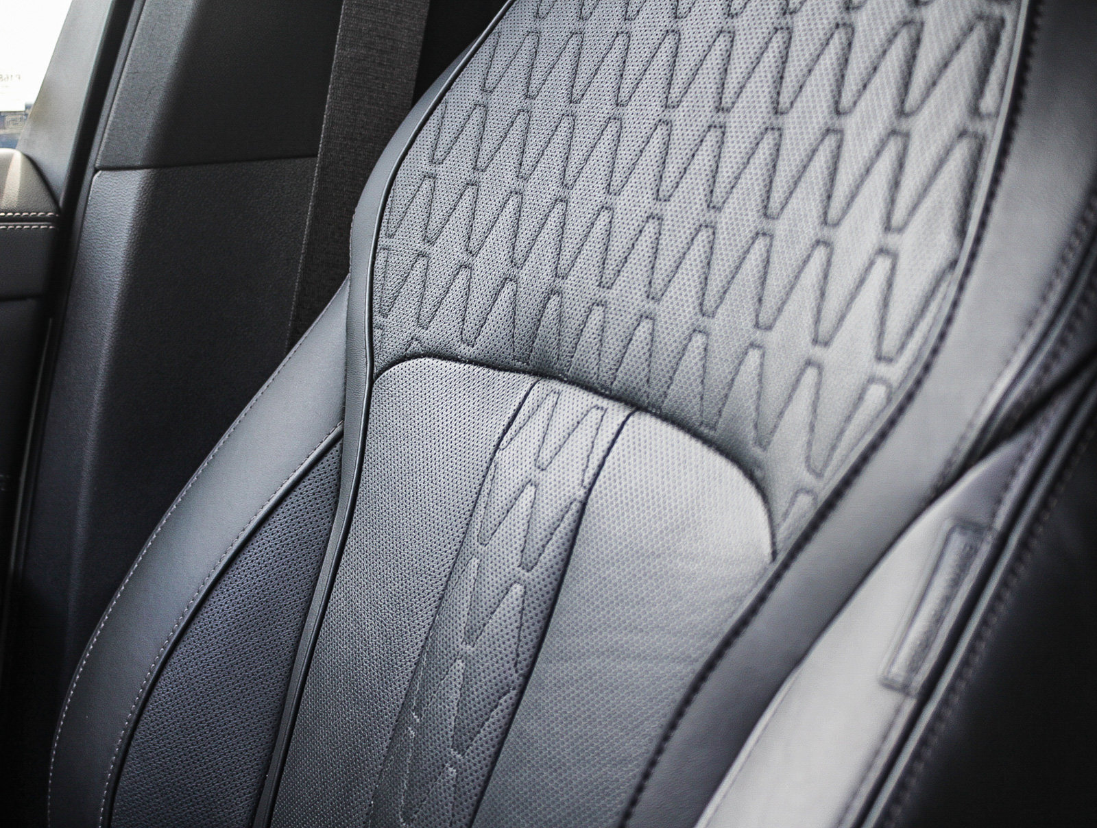 Used 2025 BMW X5 xDrive50e w/ Climate Comfort Package AWD/4WD image 27