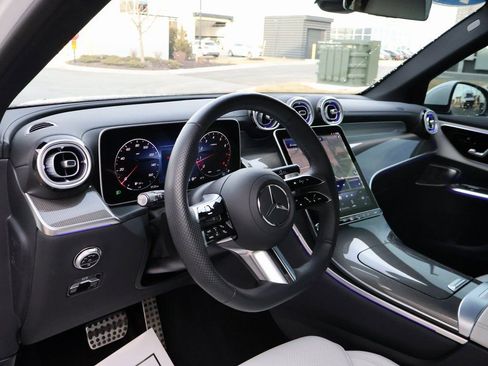 Certified 2025 Mercedes-Benz GLC 300 GLC 300 image 19
