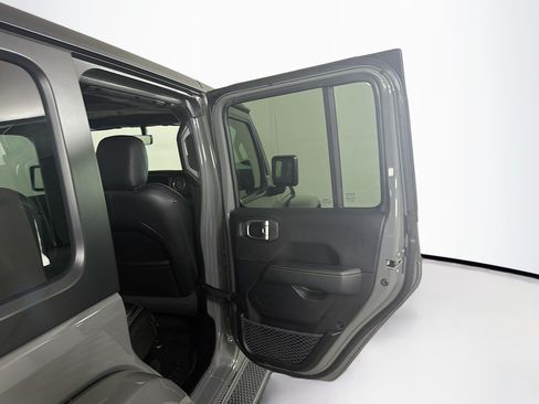 Used 2023 Jeep Wrangler Unlimited Sahara w/ Cold Weather Group AWD/4WD image 29