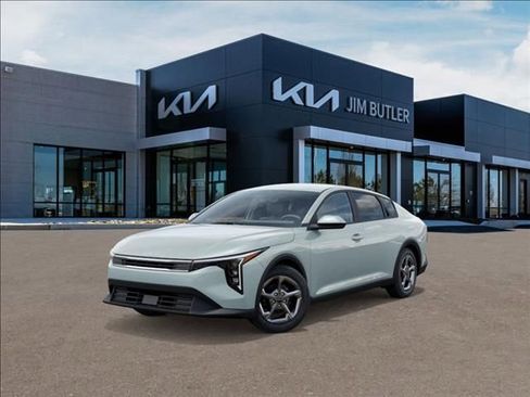 New 2026 Kia K4 LXS image 1