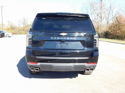 New 2025 Chevrolet Suburban High Country image 4