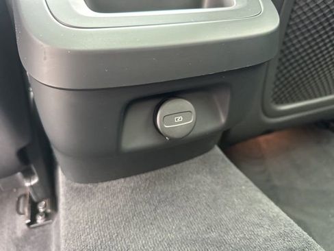 Certified 2025 Volvo V60 B5 Cross Country Plus image 15