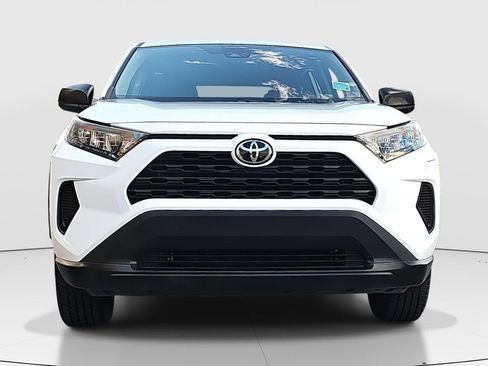 Certified 2022 Toyota RAV4 LE FWD image 2