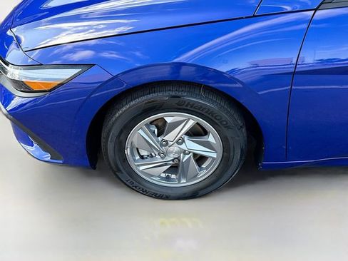 Certified 2024 Hyundai Elantra SE image 29