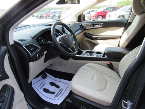 Used 2024 Ford Edge Titanium w/ Titanium Elite Package image 8