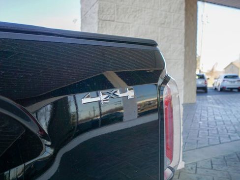 Used 2020 GMC Canyon SLE w/ Elevation Edition image 8