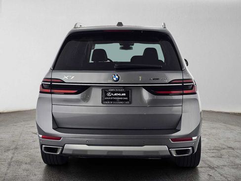 Used 2025 BMW X7 xDrive40i AWD/4WD image 4