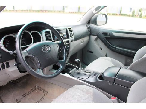 Used 2004 Toyota 4Runner Sport AWD/4WD image 9