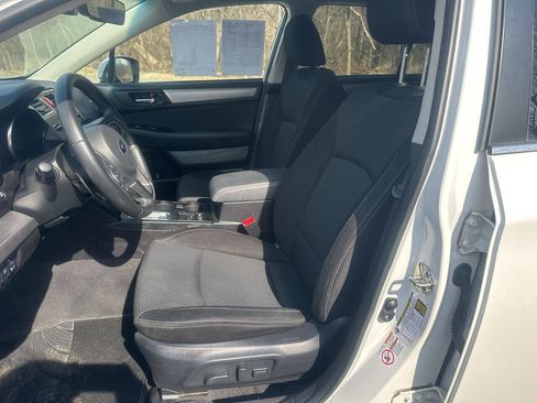 Used 2017 Subaru Outback 2.5i Premium image 13