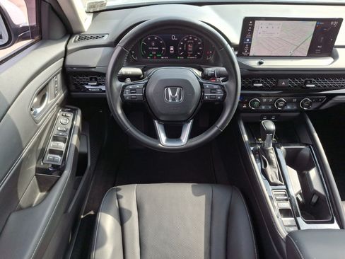Used 2023 Honda Accord Touring image 11