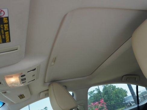Used 2013 Lexus ES 300h w/ Premium Pkg FWD image 11