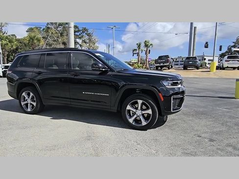 New 2026 Jeep Grand Cherokee L Limited w/ Luxury Tech Group II RWD image 36