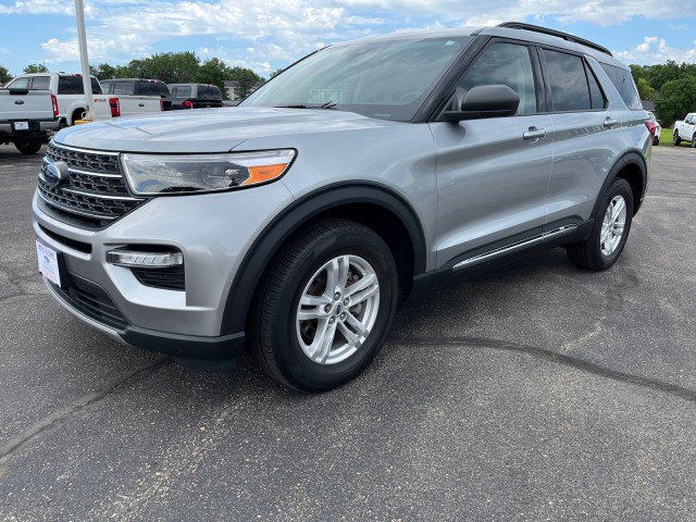 Used 2023 Ford Explorer XLT w/ Equipment Group 202A AWD/4WD image 27