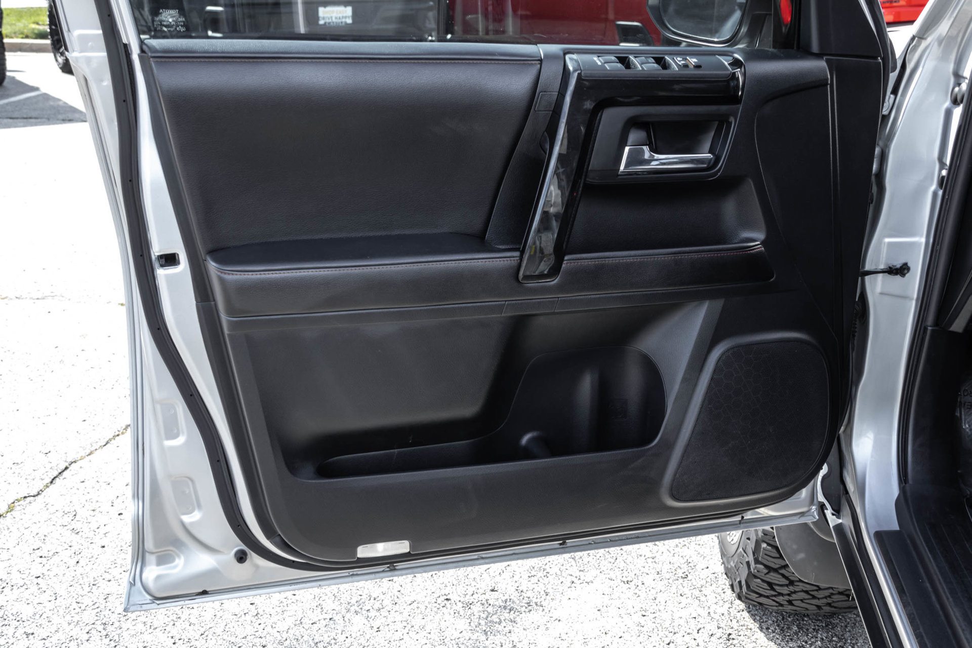 Used 2016 Toyota 4Runner Trail Premium AWD/4WD image 34