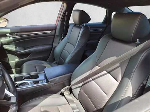 Used 2018 Honda Accord Sport image 13