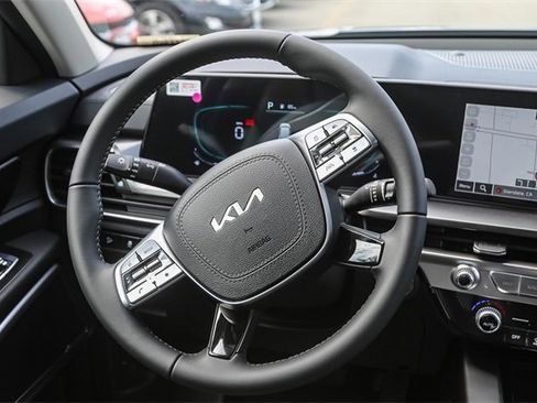 New 2025 Kia Telluride LX image 17