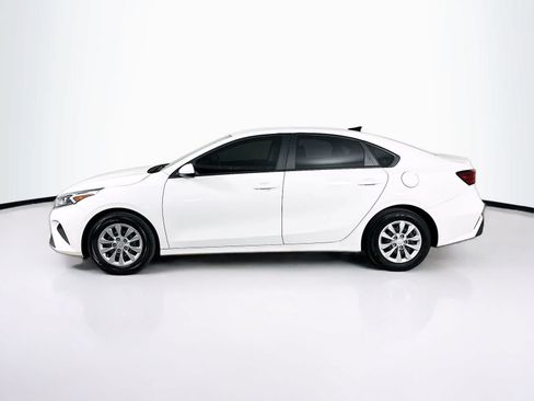Used 2024 Kia Forte LX FWD image 3
