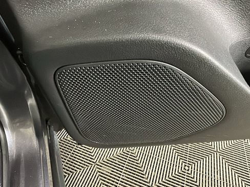 Used 2025 Nissan Rogue SV FWD image 34