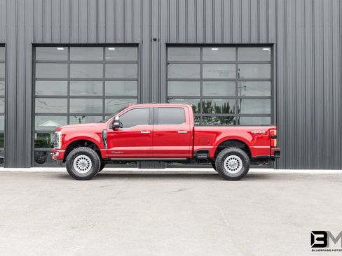 Used 2023 Ford F250 Platinum AWD/4WD image 1